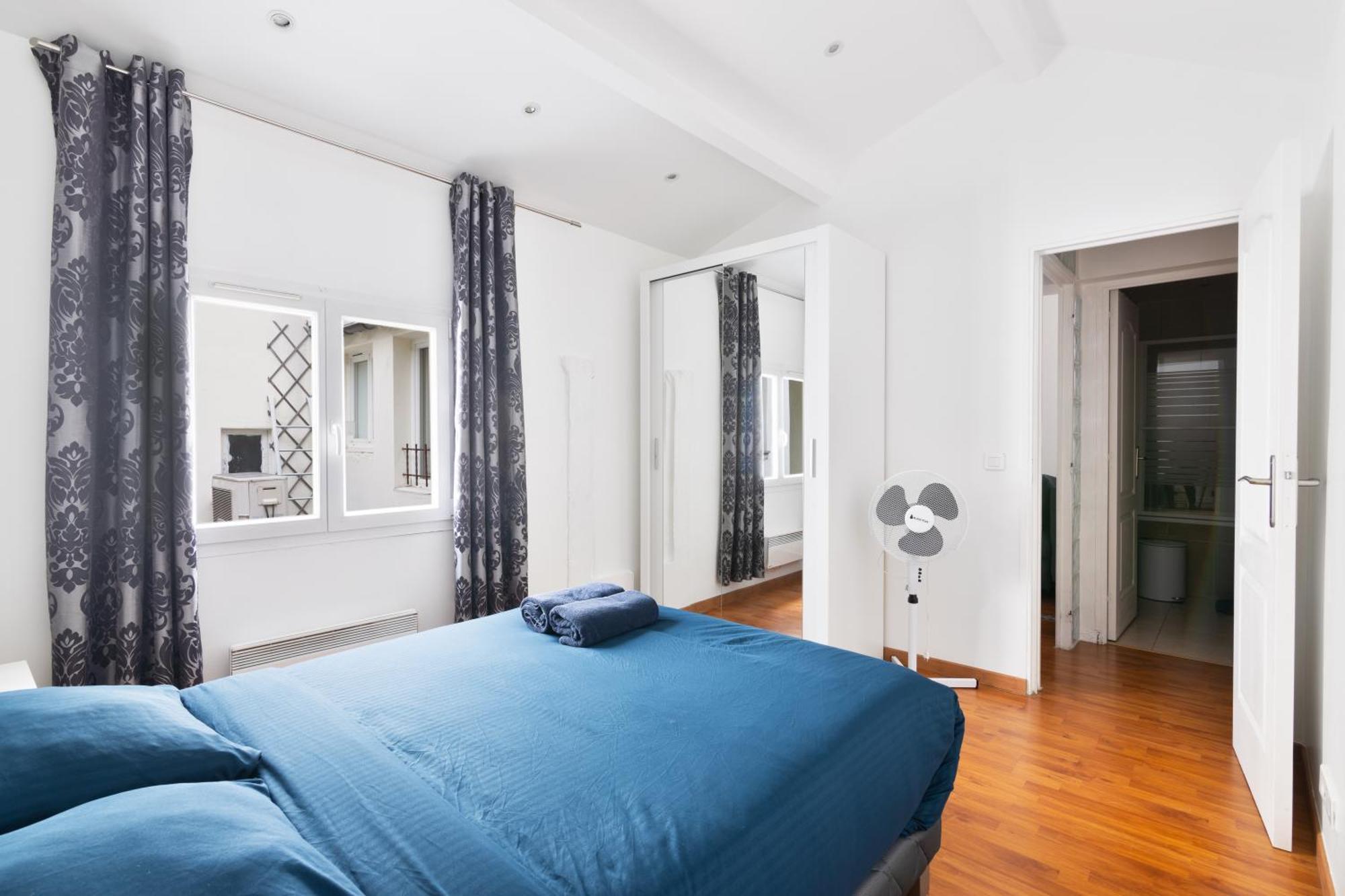 Appartement Quartier Musee Du Louvre 2 Free Netflix Paris Luaran gambar
